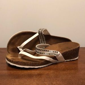 Sparkles white sandal wedges